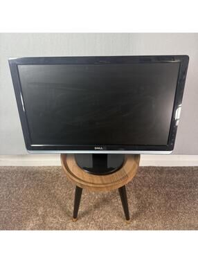Dell 21.5" Computer Monitor Model ST2220Lc
